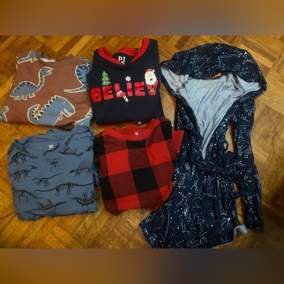 Lightly worn boys PJ's size 6-8 - Picture 1 of 1